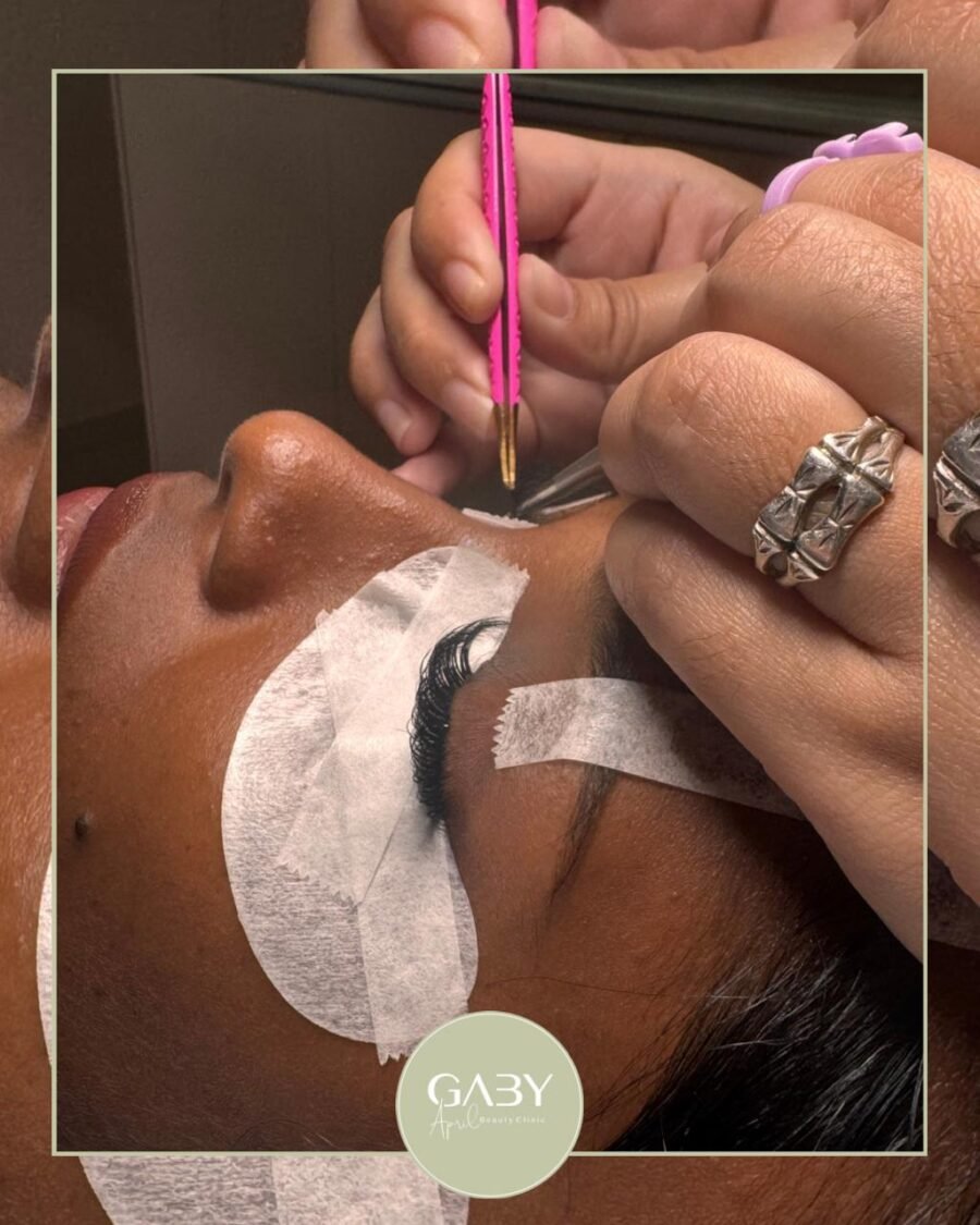 Lash extensions Paramaribo: Ontdek de Perfecte Lashes bij Gaby April Beauty Clinic in Paramaribo